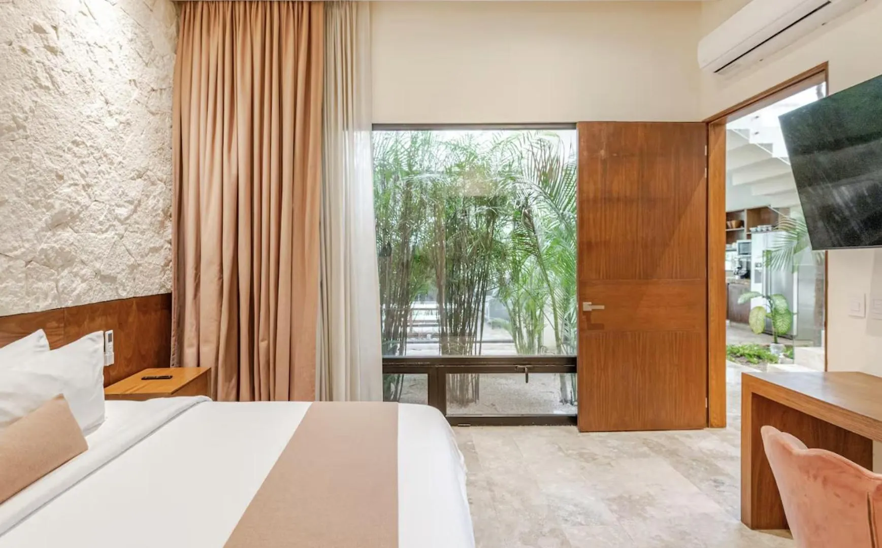 Villa Sam Chak: Exclusive Tulum Retreat with Private Pool and Concierge